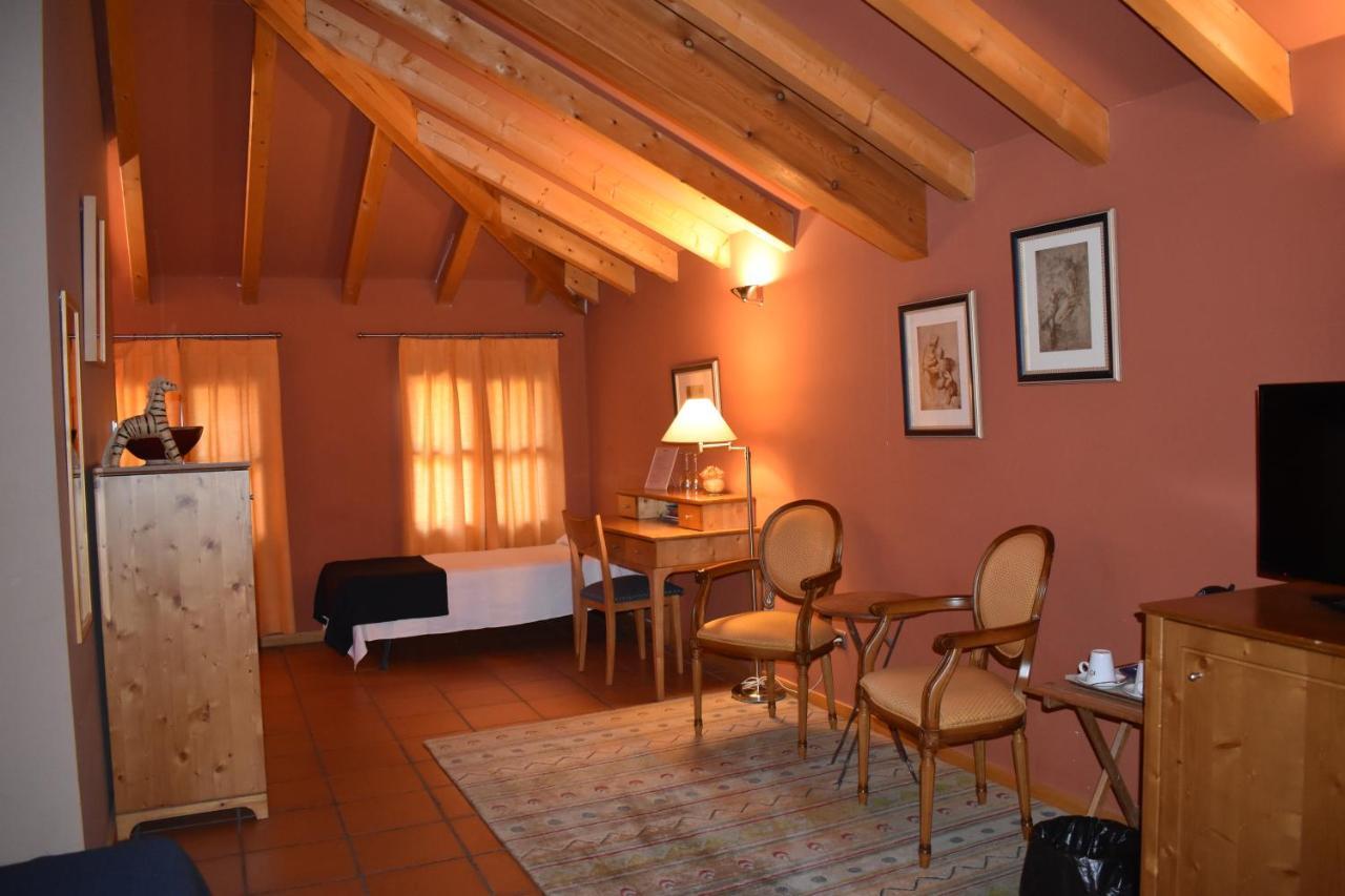 Hotel Sara De Ur Ла-Кабрера Экстерьер фото